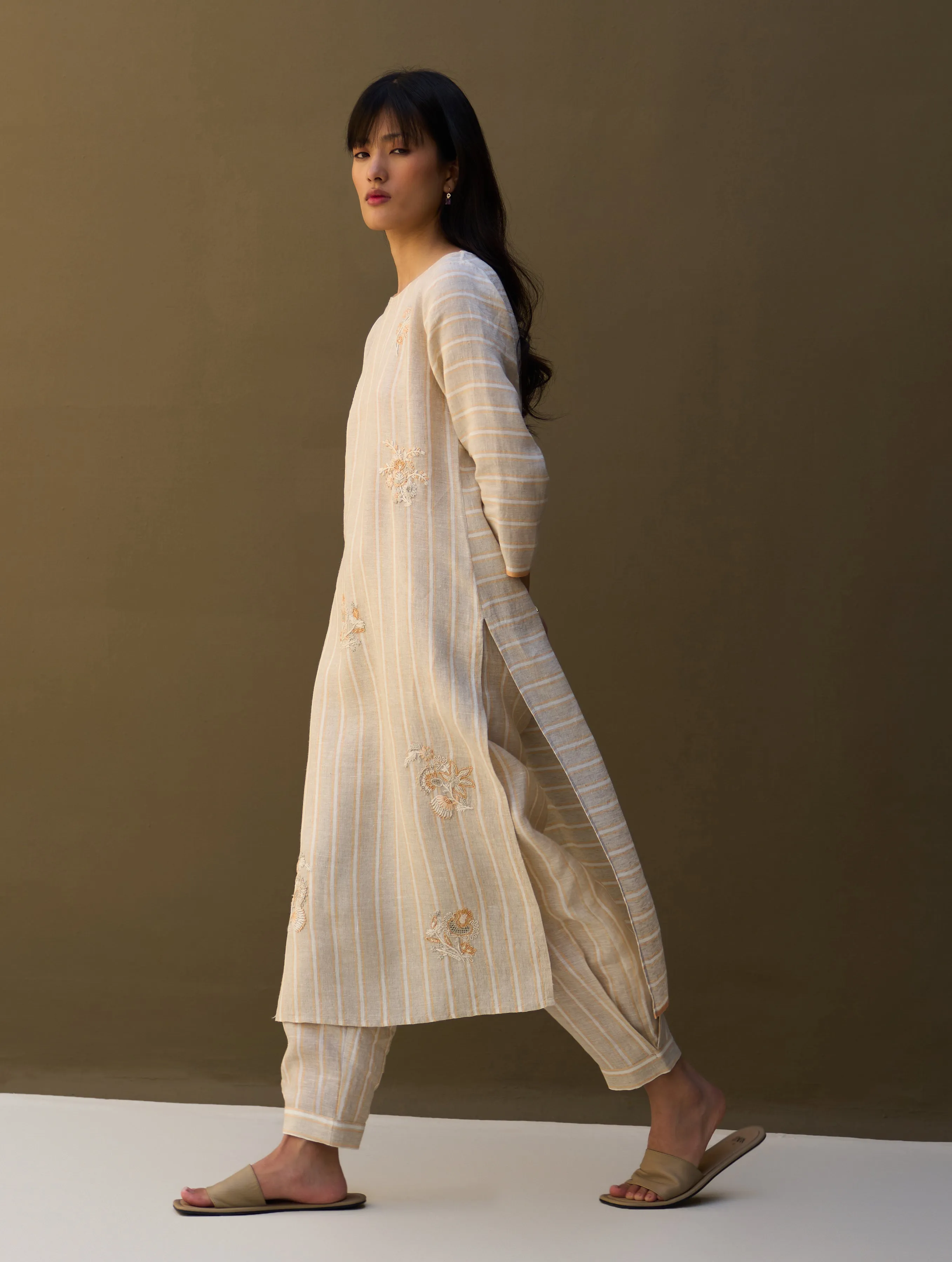 Eiko Striped Linen Kurta Set - Natural