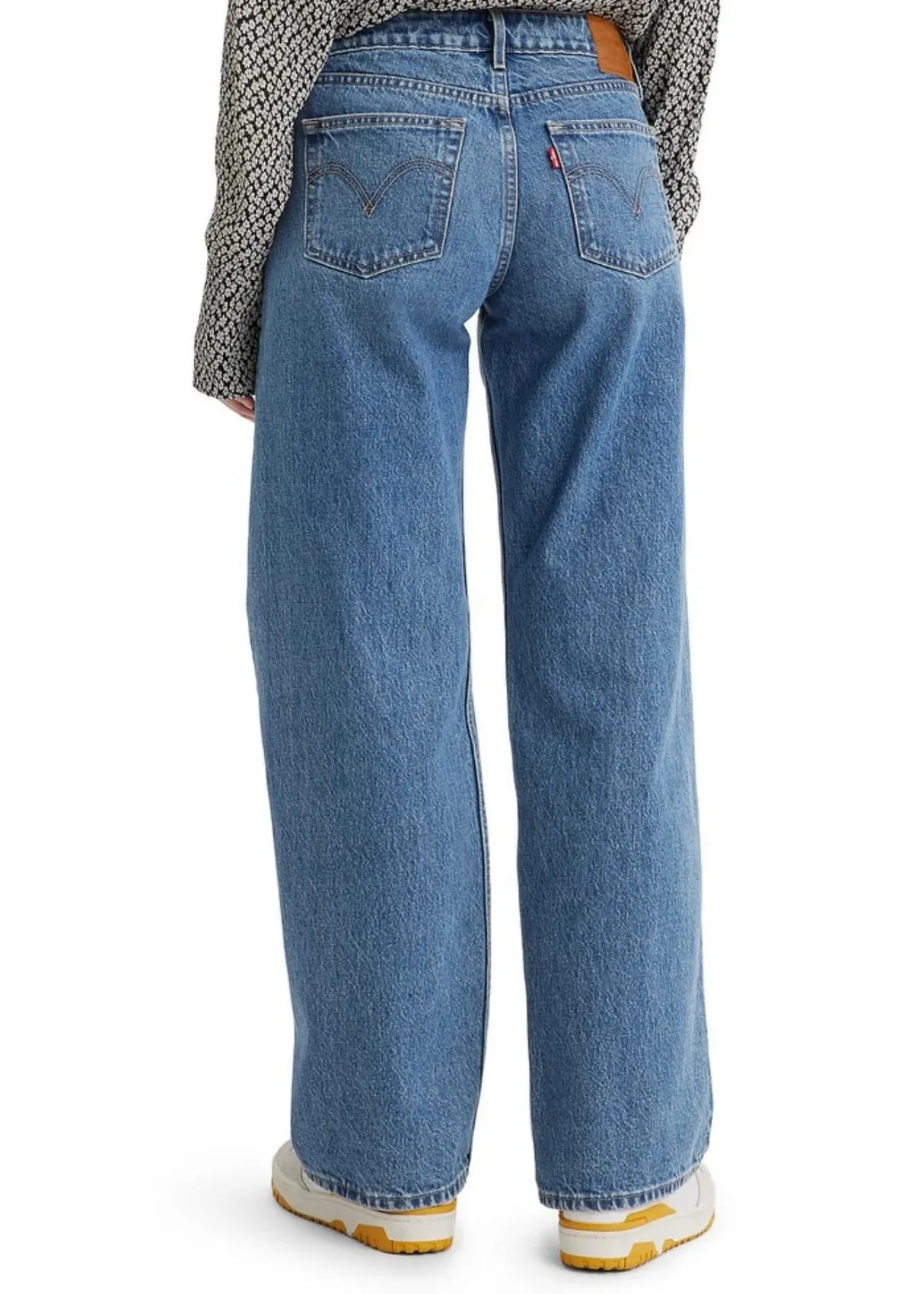 Levis Comfortable Loose-Fit Low-Rise Jeans