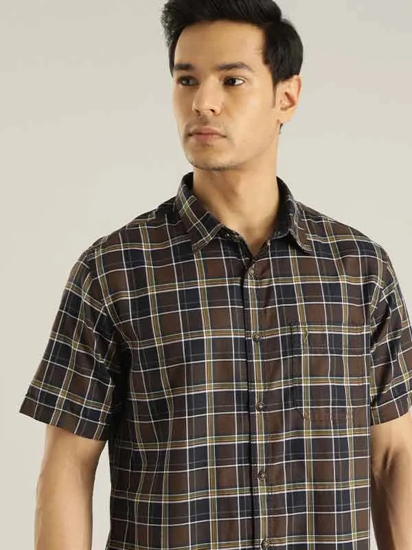 Men Checked Half Sleeve Cotton Blend Shirt