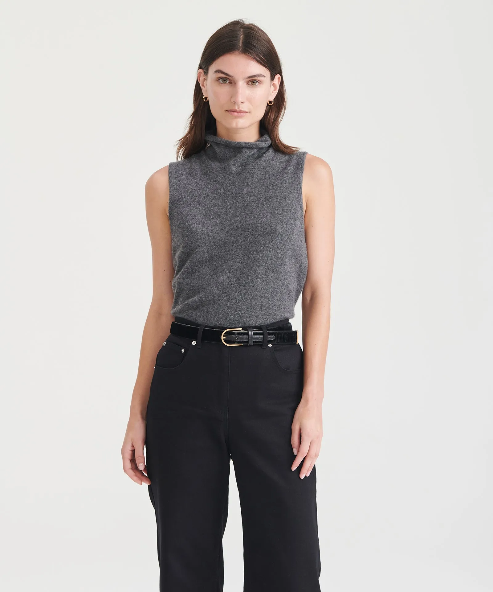 Signature Cashmere Sleeveless Turtleneck